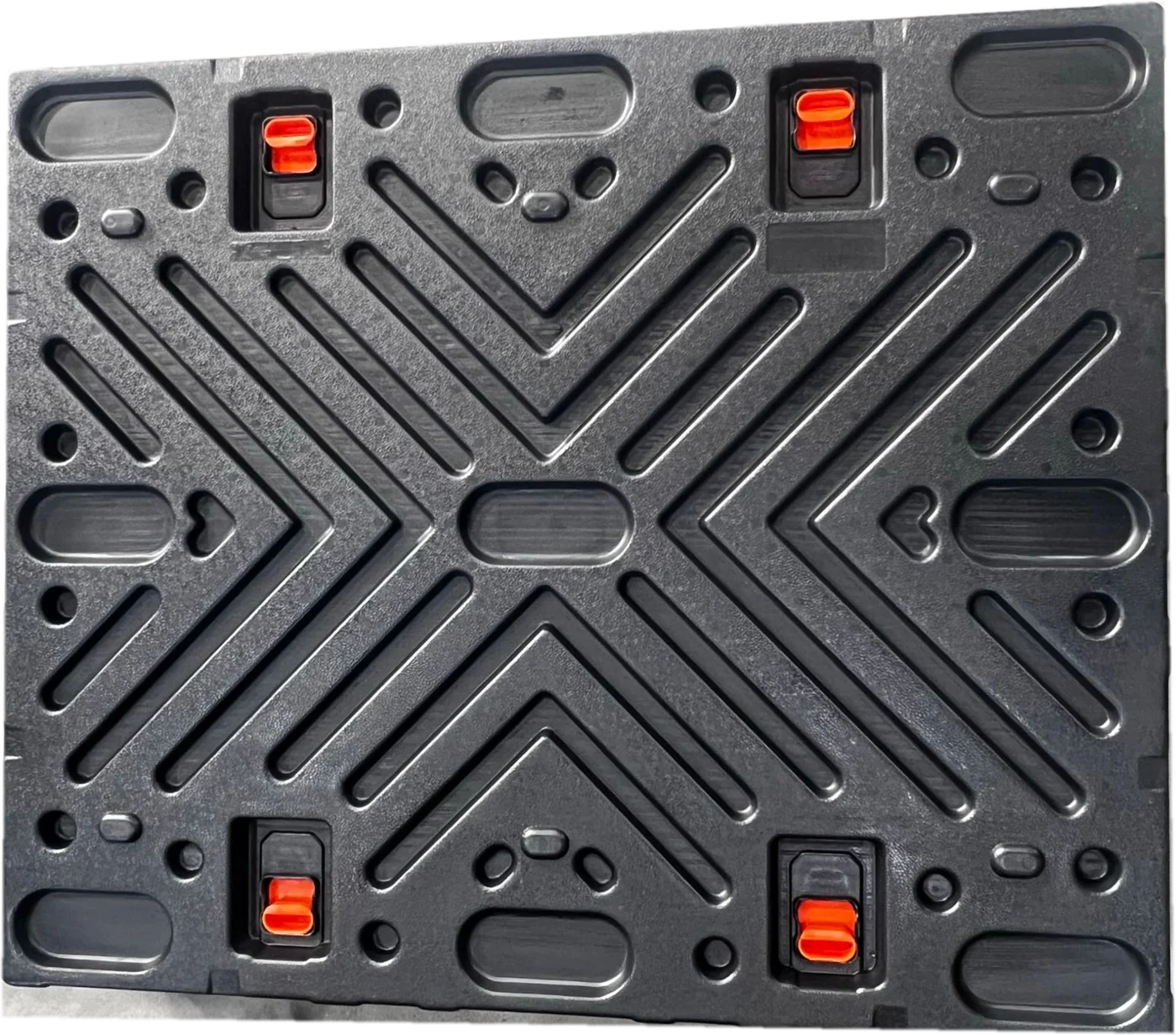 FLC lid top with four orange pallet locks
